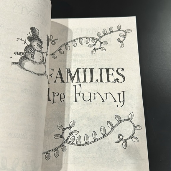 Santa’s Pants Are Falling Down - Scholastic Softcover Book - Picture 4 of 5